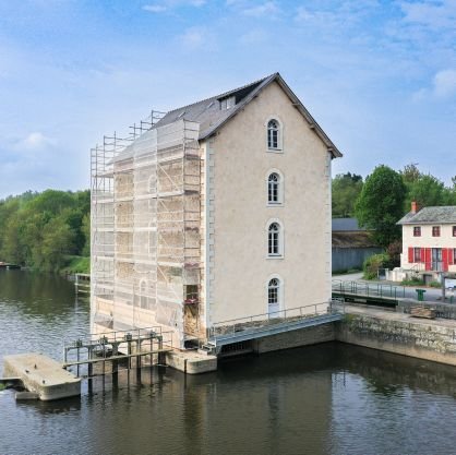Moulin de la Petite Bavouze en cours de restauration à Ménil en #Mayenne. #Patrimoine industriel et fluvial emblématique de la Mayenne canalisée au XIXe siècle.