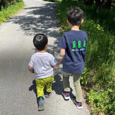 滋賀彦根高宮在住 ラーメン、チャーシュー、パチンコ、スニーカー。嫁がYouTubeやってます。『えみす』主婦ルーティン等。