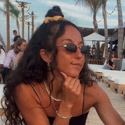 manonldh1's profile picture. cheffe de projet @Glory_Paris