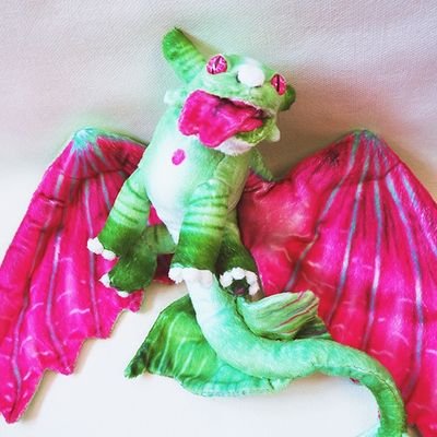 LayReyArt's profile picture. I am a plushie and artdoll maker.
And this is my art account.