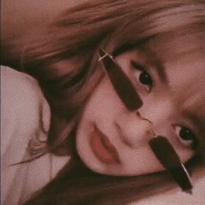 𝓐𝓶𝓮𝓵𝓲𝓮
Onewe 💖 Jimin stan 05.02.20
For the best boy hwanwoong
she/her ~ new acc ~ !looking for moots! ~ pl/eng
In hope world ♥♥♥