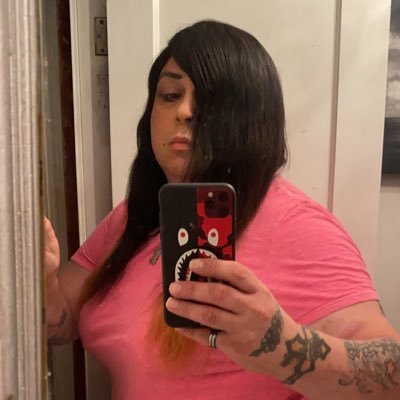 I’m Kim From New Orleans looking for friends! Love to chill  smoke hang out go to movies an out to eat