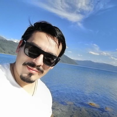 Ingeniero Comercial // Amante de la vida outdoor y el Motociclismo