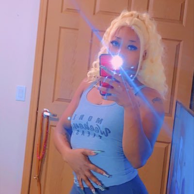 ItsSo_simple's profile picture. FMOIG: spotlessmindd__ ( 2 Underscores ) FMOS: no.sanity