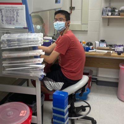 Grad student in UIUC. Studying influenza viruses.