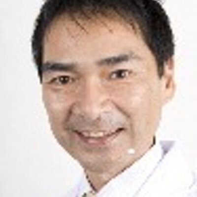 津田 純 今日は 鼻骨骨折の患者さんが二人いらしゃいました レントゲンで折れ方を確認してから 整復しました 鼻 を強打した時は耳鼻科でレントゲンを撮ってもらってください 折れたままにしておくと 一生鼻が曲がってしまいます Http T Co Xiem563
