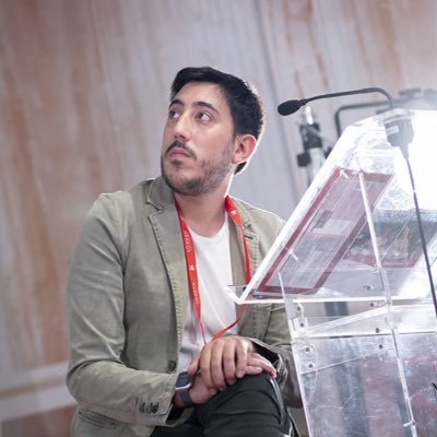 Gestor e-learning en Global Campus Nebrija, apasionado de la enseñanza, mente inquieta, pasión por todo lo que hago. Feliz muy Feliz