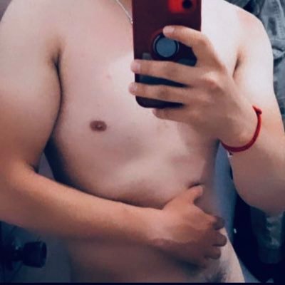 “Que lindo es tener a alguien en tu vida que pueda hacerte sonreír, aún cuando no esta cerca de ti.”