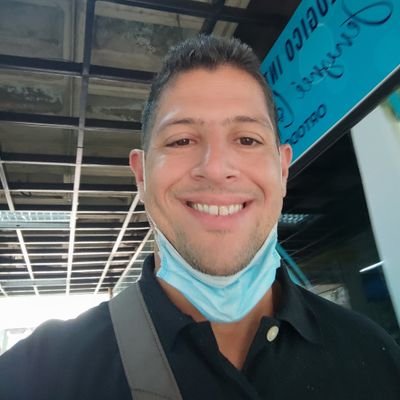 Periodista. Msc. en Comunicación Social (ININCO UCV). Practicante de Artes Marciales.