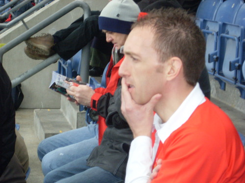 Cardiff born , rugby and football supporter. Mini’s rugby coach at Llandaff North rfc