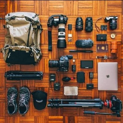 Husband Material | Documentary Photographer 📷 | Photo Journalist 📷 | @CAF_Media Accredited Photographer 📷 | Hand-Made Footies Dealer | Kójubèlò Crooner |
