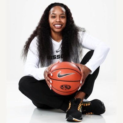 Jesus lover. Memphis raised. UGA Alum.  Former WNBA player & 4yr pro overseas. 🐯 Mizzou Women’s BBall Assistant Coach