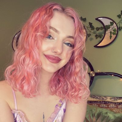 Content creator • Occasional singer • Mythology enthusiast 🌙🏺🏳️🌈🌱 She/her