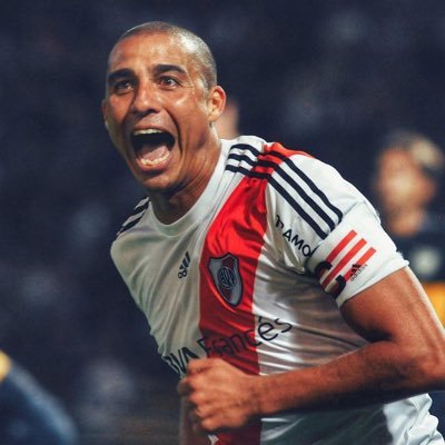 Amante de Trezeguet. Más de River que ayer pero menos que mañana. A veces termeo y a veces hablo en serio