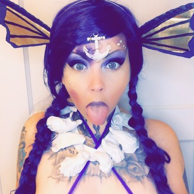 PureSin. Brat. Domme. 🔞. 
Published Cosplayer. 12x🏆 Noms.

🎨 2024 Best Body Paint for Cosplay

Be the change u want to see. 
Part time Robinhood.