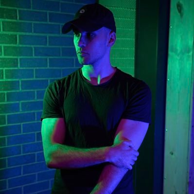 Because music should make you feel. Releases on https://t.co/XC5QeAMlBB | Gravitas Records