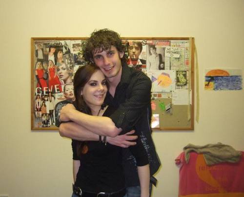 Elidiardgir's profile picture. Show your the Best web hosting information.