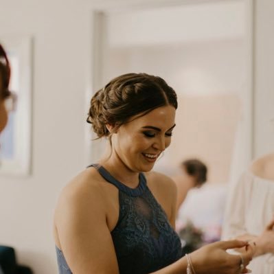 i’m coming apart at the seams 🧵holly | 27 | leo | librarian | aussie | bi 🏳️🌈