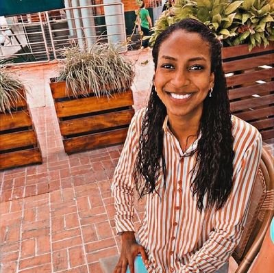 lady_valencia_D's profile picture. 📍ECUADOR
♈ MAS CALMA QUE FUEGO 
🤩
🤏RRPP
🌻
♻️WORKING ON ME 
🍷 ❣