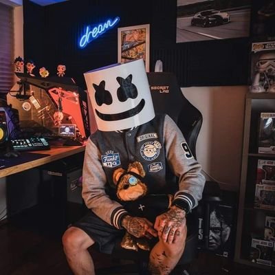 Vikiche1's profile picture. I dribble mah own ball✨✨