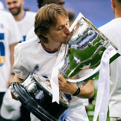 FOLLOW @EleModric 👈🏻🚨