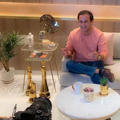 VickyLive04's profile picture. Proudly associated With VistaPrint.