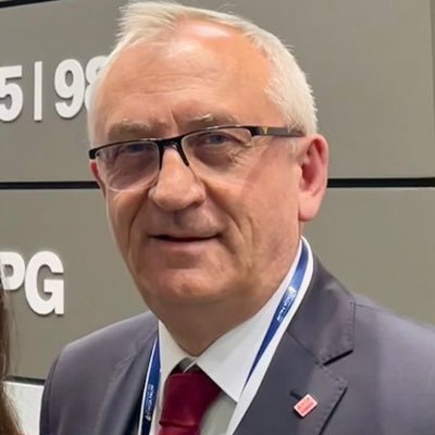 RNowek's profile picture. 