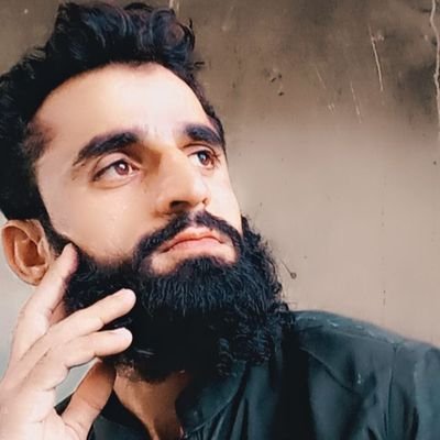 مینے ہر روز تجھے دعا میں مانگا ہے
ہوں بے وفا مگر تجھے وفا سے مانگا ہے
کبھی سجدے میں جاکر پوچھ اپنے رب سے
مینے کس کس ادا سے تجھے مانگا ہے