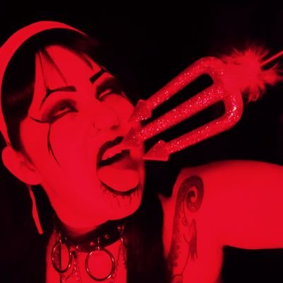 Jane of all trades 
They/Them 
Burlesque performer 
Co-producer Riot Kittens  
Witch shit & Rock n Roll 🤘🏻