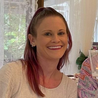 Erin_LL_21's profile picture. Librarian @ Ipswich Children's Library 📚
Book lover, pop culture fan & doggie mum 🐶