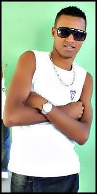 eu sou um menino muito estrovertido,gosto de sair,gosto de ficar em casa com minha namorada mayara freire,gosto de zuar com meus amigos.efim etc.