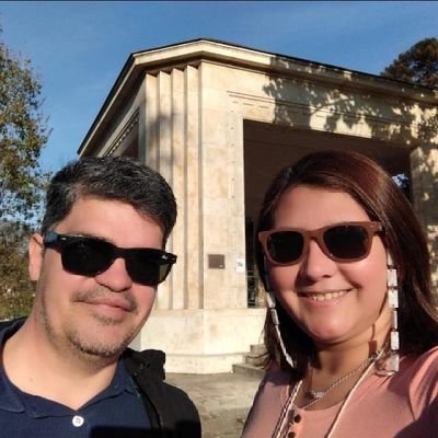 De Bella Union. ex Parlamentario, ex Presidente del INAU, Abogado Particular y Asesor Jurídico en DDU, Intendencia de Montevideo. Tricolor en todo