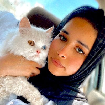 🕊🤍I’m dentist👩🏻⚕️🦷 MUST💪🏻 كل حاجه بتعدي🤷🏻♀️🖤دانا بيك من غيرك مش فارقه .. قدامك اهو لسه بغني😌💃🏻💃🏻