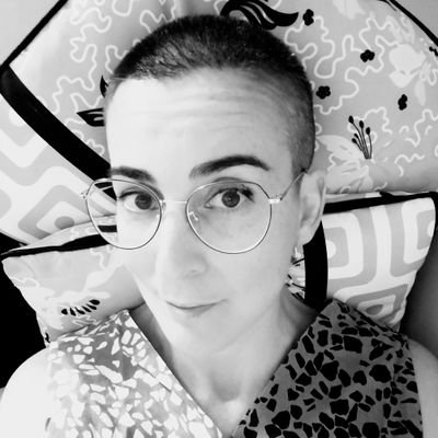 Sexóloga, espera en Salud Mental y Psicoterapia de Grupo.
Soy de las que dicen ¡eso es de mala educación!, mientras, me hago preguntas.