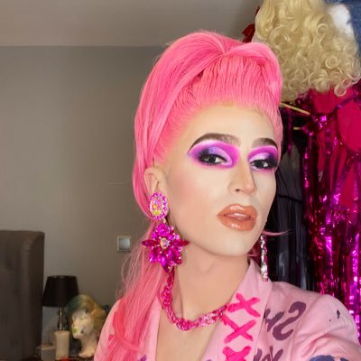 itscharliangel's profile picture. Once got called a “model” by the Daily Mail