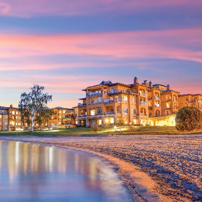 Escape to our beachfront resort boasting stunning views of Osoyoos Lake.
Discover the perfect location for your South Okanagan getaway, wedding, or event.