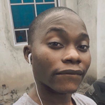 Cutest 🥰guy on the Planet 🌍 Gamer🎮 Stoner 🚬🌿💨💚/Man UTD/ Philanthropist🤑Lover ❤️of God 🙏🏽 almighty ✌🏽.