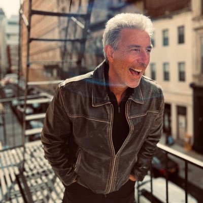 Emmy-winning producer. NBC’s Wild Kingdom and CBS's Innovation Nation. Host of Ignition Sequence and Across the DinerVerse podcasts.