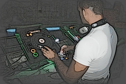 Dj_Milineir's profile picture. His career passing porfesional rooms like:

   Oh Yoko ! (Marbella)
   Million,(Matinee Spring Festival),
   Passion,
   Energy Bohemian Club Puerto Banus,