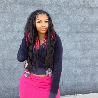 liaaa_bbyyy's profile picture. Instagram: liaaa.bbyyy