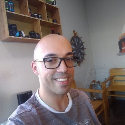 profrobsonch's profile picture. Professor de Português