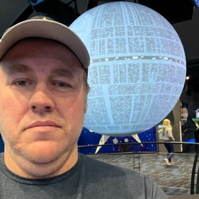 Dad that loves technology, Pearl Jam, is an Apple enthusiast, Star Wars fan, Star Trek fan, Tadpool, Gary's Van