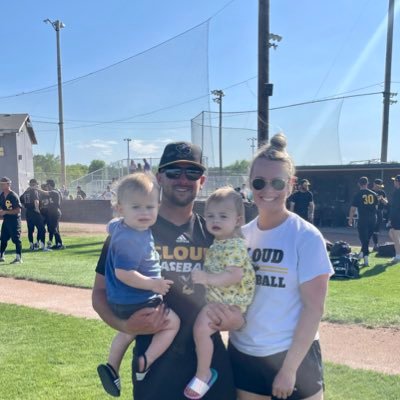 ⚡️🦅 Cloud County CC Hitting/Catching Coach. Father to Twinners, Amelia Rose & Maddux Ross.