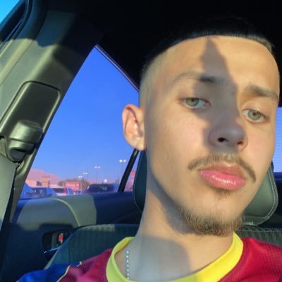 a19xis's profile picture. my turn🎈