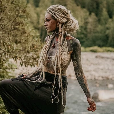 J22Rosa's profile picture. I love skiing and sky diving!!!!