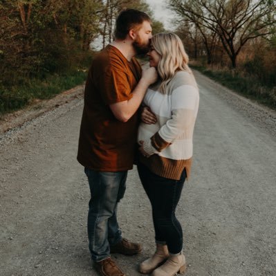 TayBroo's profile picture. 