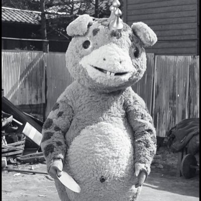 cyarikogikogi's profile picture. 世界征服だー！「天安門事件」