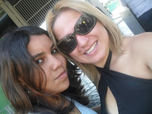 sou determinada, tbm sou vingativa , adoro ter amigos e amores, sou divertida e inguinorante mais so quando tou nervosa adoro a saga do HARRY POTTER e fã de