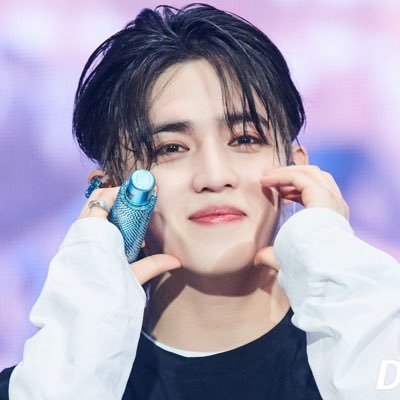 one and only @pledis_17 ā” fa ā” RPS. ā”