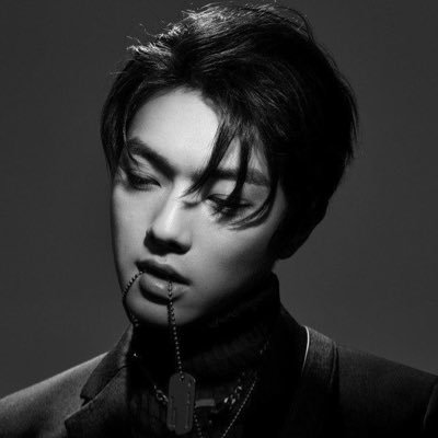 「𝐈𝐋𝐋𝐔𝐒𝐈𝐕𝐄 — 1995」He embodies the charisma of the acting industry; he excels at all he does. The universe bestowed upon him the moniker Xu Kai.